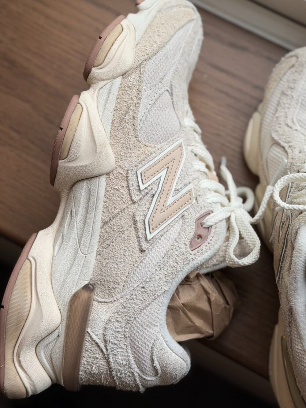 New Balance Gender Inclusive 9060 Sneaker BISQUE/ SEA SALT - Picture 7 of 9